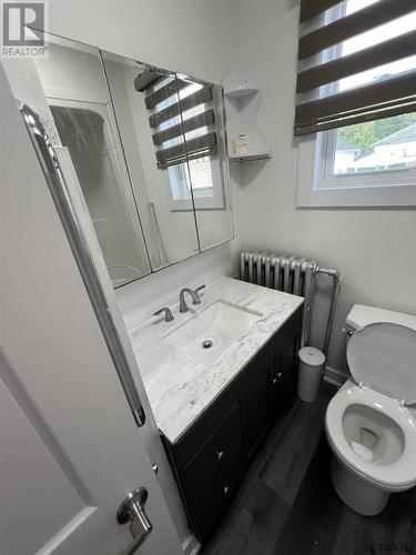 107 Poplar St, Kirkland Lake, ON - Indoor Photo Showing Bathroom