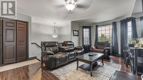 45 Brewster Way, Brantford, ON - Indoor Photo Showing Living Room