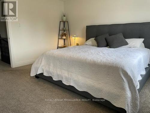 1133 Clement Court, Cornwall, ON - Indoor Photo Showing Bedroom