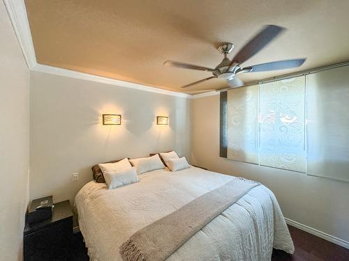 4609 41St Street, Osoyoos, BC - Indoor Photo Showing Bedroom