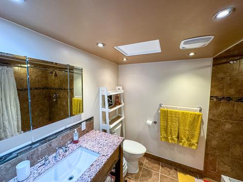 4609 41St Street, Osoyoos, BC - Indoor Photo Showing Bathroom