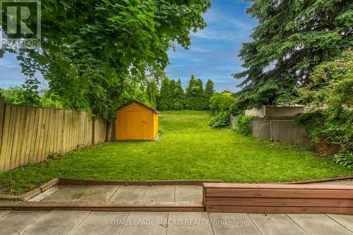 110 Guildwood Drive, Hamilton (Gurnett), ON - Outdoor With Backyard