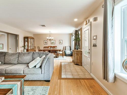 Living room - 50 Av. Carmen, Saint-Sauveur, QC - Indoor Photo Showing Living Room