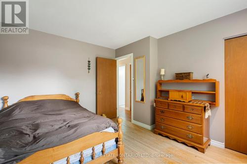 27 Hines Crescent, London, ON - Indoor Photo Showing Bedroom