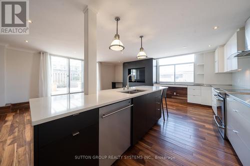 Ph 01 - 335 Lonsdale Road, Toronto (Forest Hill South), ON - Indoor Photo Showing Kitchen With Double Sink With Upgraded Kitchen