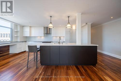 Ph 01 - 335 Lonsdale Road, Toronto (Forest Hill South), ON - Indoor Photo Showing Kitchen With Upgraded Kitchen