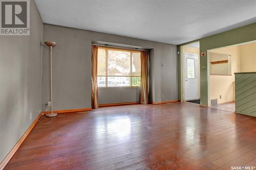 948 Queen Street, Regina, SK - Indoor Photo Showing Other Room