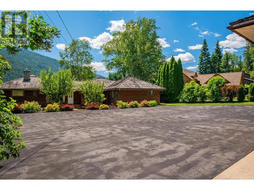 3918 Macgregor West  Road, Nelson, BC - Outdoor