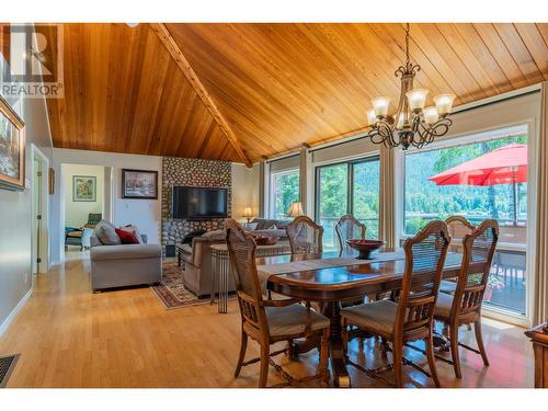 3918 Macgregor West  Road, Nelson, BC - Indoor Photo Showing Dining Room