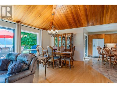 3918 Macgregor West  Road, Nelson, BC - Indoor Photo Showing Dining Room