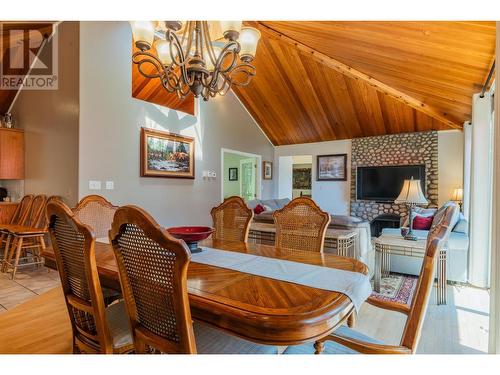 3918 Macgregor West  Road, Nelson, BC - Indoor Photo Showing Dining Room