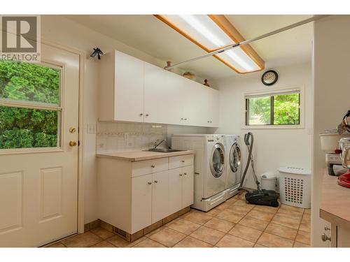 3918 Macgregor West  Road, Nelson, BC - Indoor Photo Showing Laundry Room