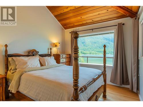 3918 Macgregor West  Road, Nelson, BC - Indoor Photo Showing Bedroom