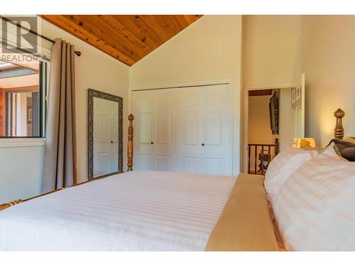 3918 Macgregor West  Road, Nelson, BC - Indoor Photo Showing Bedroom