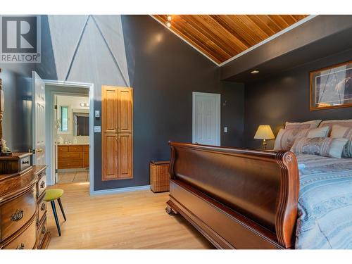 3918 Macgregor West  Road, Nelson, BC - Indoor Photo Showing Bedroom