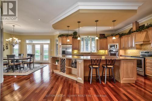 5431 Appleby Line, Burlington, ON - Indoor Photo Showing Kitchen With Upgraded Kitchen