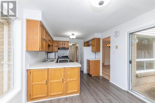 54 Northampton Street, Brampton (Westgate), ON - Indoor Photo Showing Kitchen