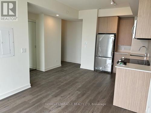 1907 - 10 Deerlick Court, Toronto (Parkwoods-Donalda), ON - Indoor Photo Showing Kitchen