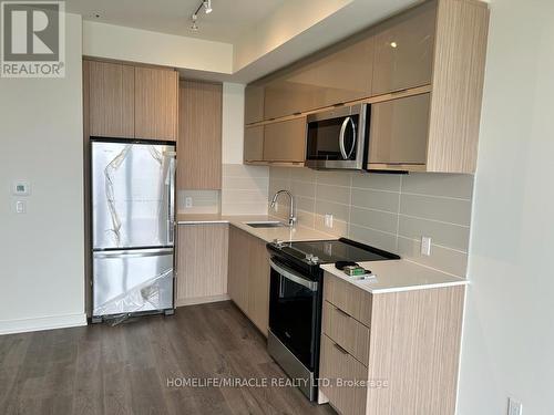 1907 - 10 Deerlick Court, Toronto (Parkwoods-Donalda), ON - Indoor Photo Showing Kitchen With Upgraded Kitchen