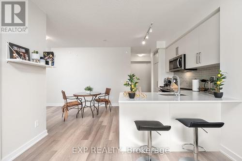 1212 - 5180 Yonge Street, Toronto (Willowdale West), ON - Indoor Photo Showing Kitchen With Upgraded Kitchen