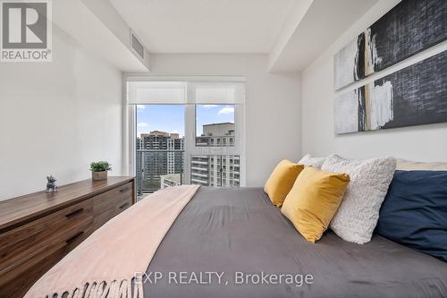 1212 - 5180 Yonge Street, Toronto (Willowdale West), ON - Indoor Photo Showing Bedroom