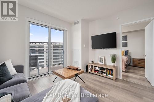 1212 - 5180 Yonge Street, Toronto (Willowdale West), ON - Indoor Photo Showing Living Room