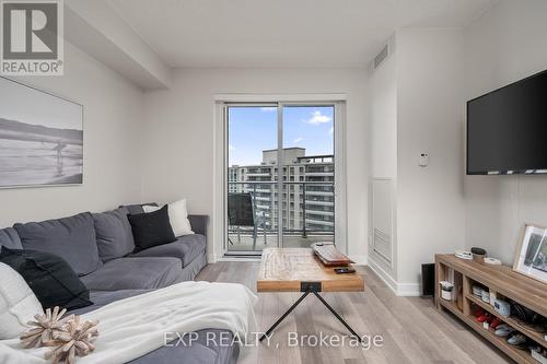 1212 - 5180 Yonge Street, Toronto (Willowdale West), ON - Indoor Photo Showing Living Room