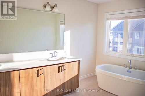 643 Lemay Grove, Peterborough (Northcrest), ON - Indoor Photo Showing Bathroom