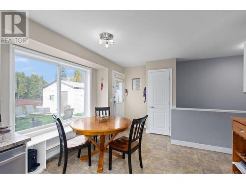 384 Klassen Road, Kelowna, BC - Indoor Photo Showing Dining Room