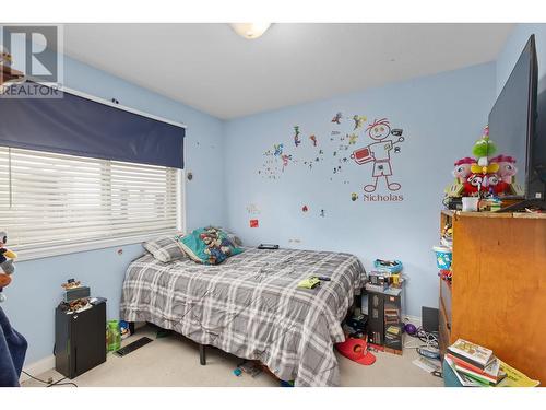 384 Klassen Road, Kelowna, BC - Indoor Photo Showing Bedroom