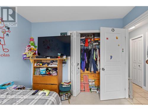 384 Klassen Road, Kelowna, BC - Indoor Photo Showing Bedroom