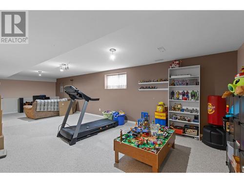 384 Klassen Road, Kelowna, BC - Indoor