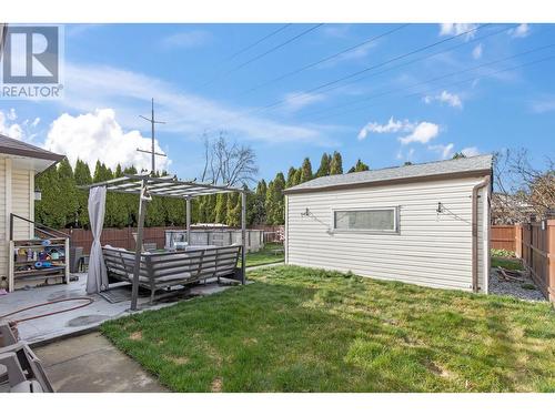 384 Klassen Road, Kelowna, BC - Outdoor