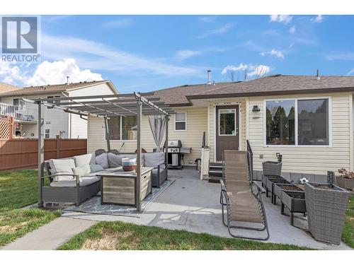 384 Klassen Road, Kelowna, BC - Outdoor