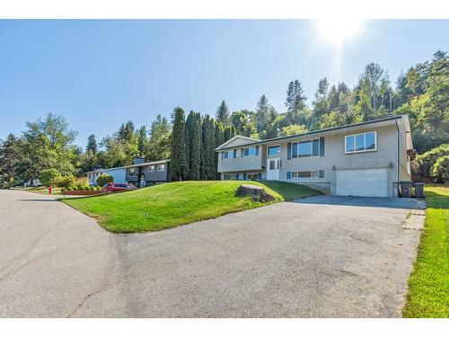 2828 Dumont Crescent, Castlegar, BC - Outdoor With Facade