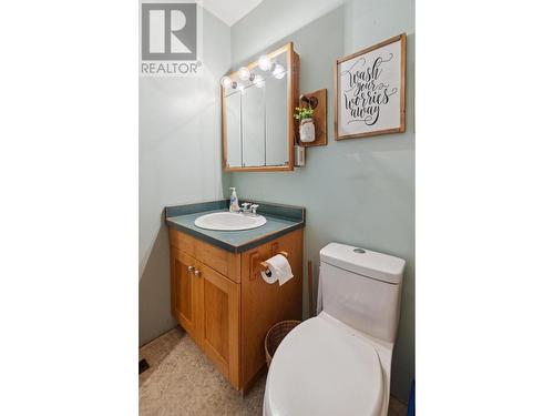 2828 Dumont  Crescent, Castlegar, BC - Indoor Photo Showing Bathroom