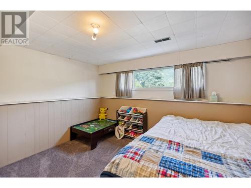 2828 Dumont  Crescent, Castlegar, BC - Indoor Photo Showing Bedroom