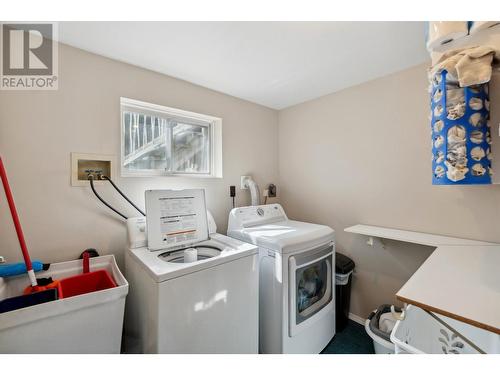 2828 Dumont  Crescent, Castlegar, BC - Indoor Photo Showing Laundry Room