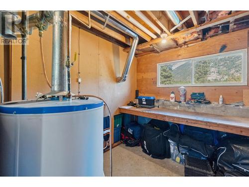 2828 Dumont  Crescent, Castlegar, BC - Indoor Photo Showing Basement