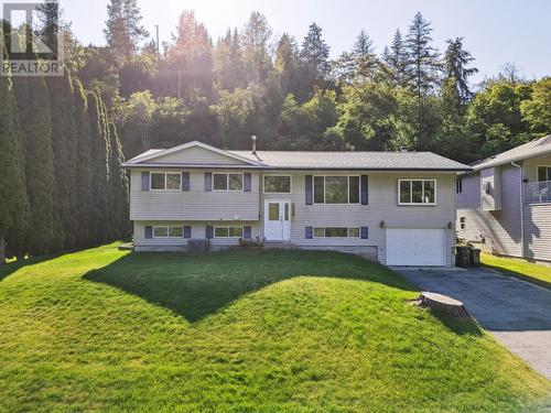 2828 Dumont  Crescent, Castlegar, BC - Outdoor With Facade