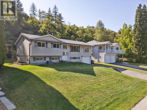 2828 Dumont  Crescent, Castlegar, BC - Outdoor With Facade