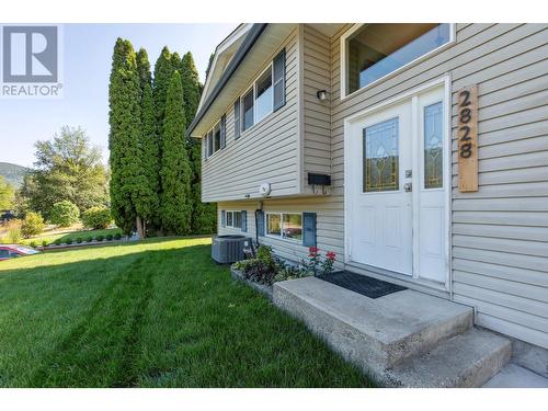 2828 Dumont  Crescent, Castlegar, BC - Outdoor