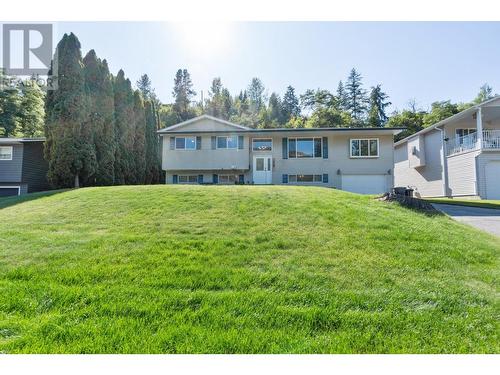 2828 Dumont  Crescent, Castlegar, BC - Outdoor