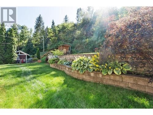 2828 Dumont  Crescent, Castlegar, BC - Outdoor With Backyard