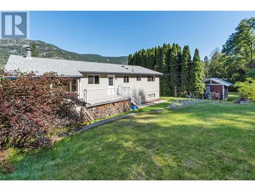 2828 Dumont  Crescent, Castlegar, BC - Outdoor