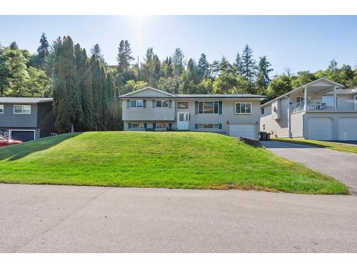 2828 Dumont Crescent, Castlegar, BC - Outdoor With Facade