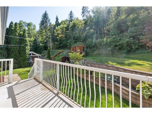 2828 Dumont Crescent, Castlegar, BC - Outdoor With Deck Patio Veranda