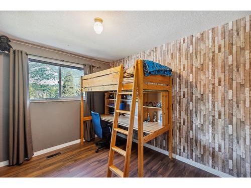 2828 Dumont Crescent, Castlegar, BC - Indoor