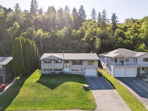 2828 Dumont Crescent, Castlegar, BC - Outdoor With Deck Patio Veranda With Facade