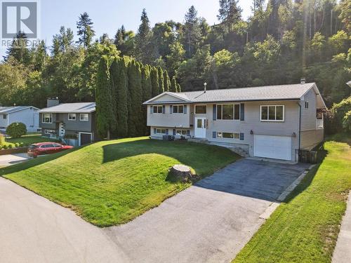 2828 Dumont  Crescent, Castlegar, BC - Outdoor